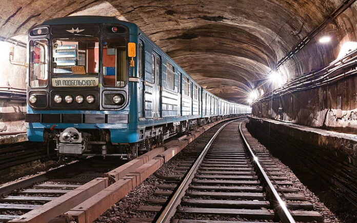 Metro | Tell me, the world's first metro was launched in any city! What is Calcutta?